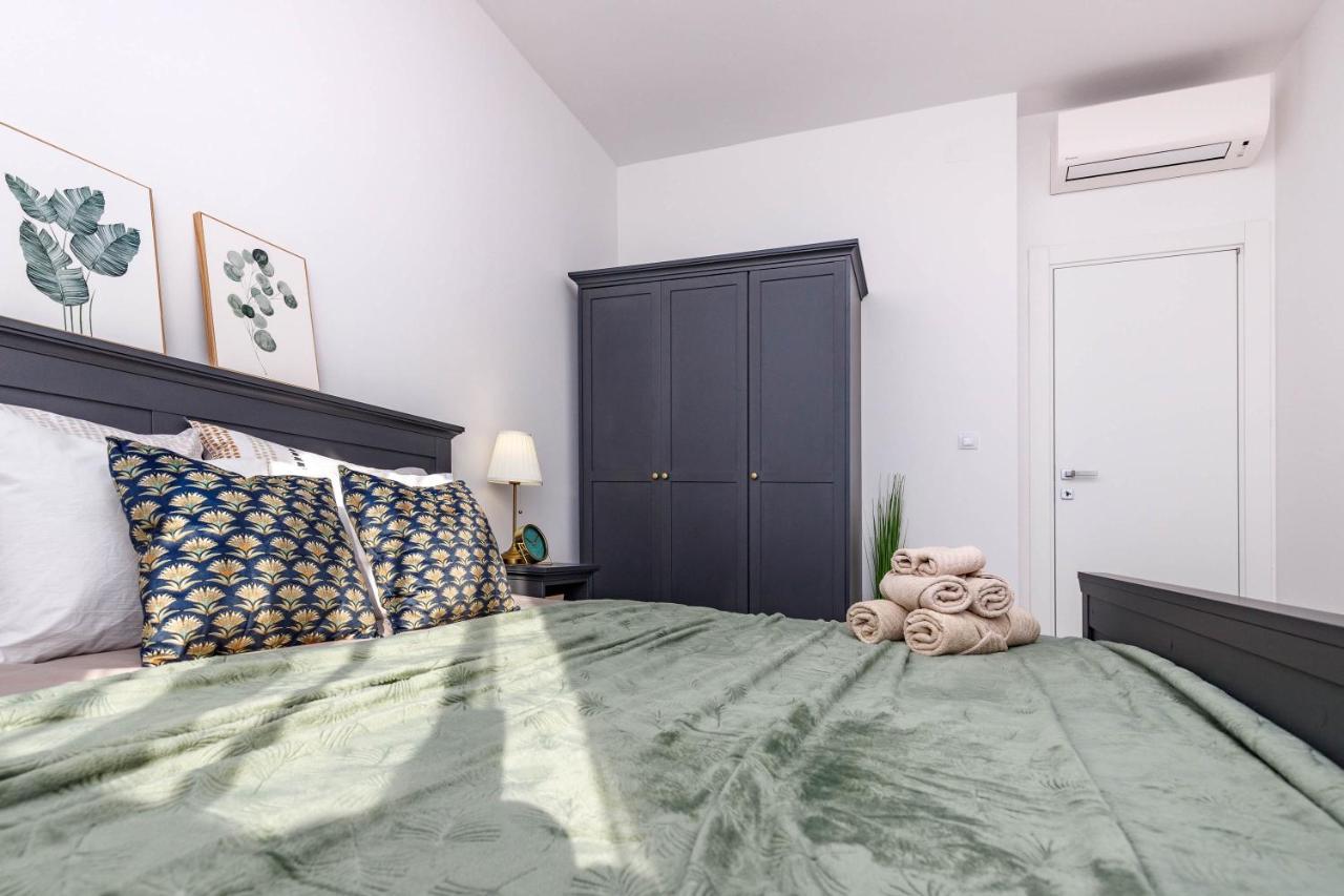 Apartment Klara Krk Town Bagian luar foto